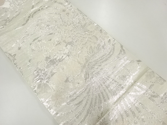 地紙に草花模様織出し丸帯